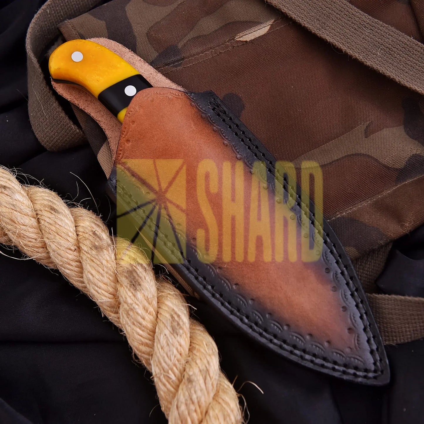 Freddy – Wasp Pattern Damascus Skinner Blade with Leather Carrying Case