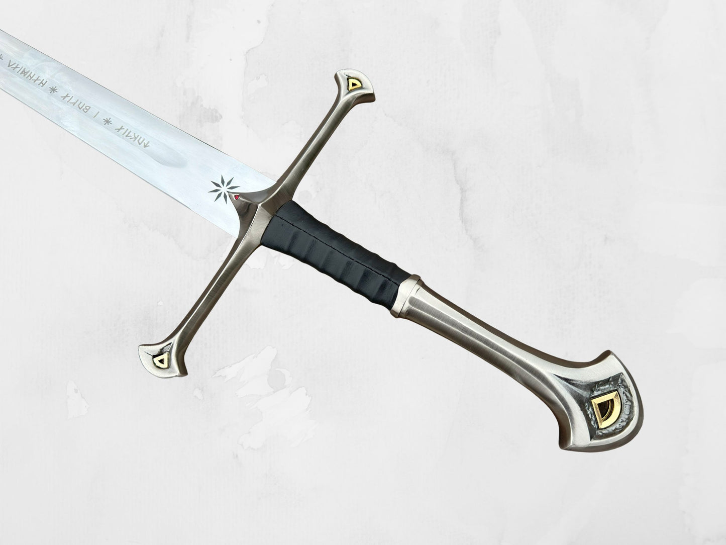 Anduril Narsil Sword of King – Lord of The Rings Swords Scabbard and Wall Ploug Included.