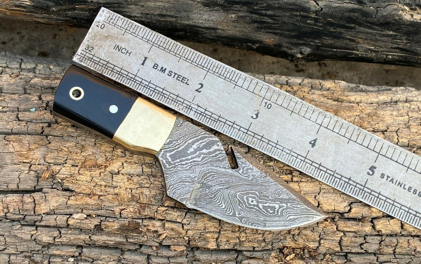 4.5" HAND FORGED Damascus Steel Gut Hook Neck Knife "Horn Handle With Sheath