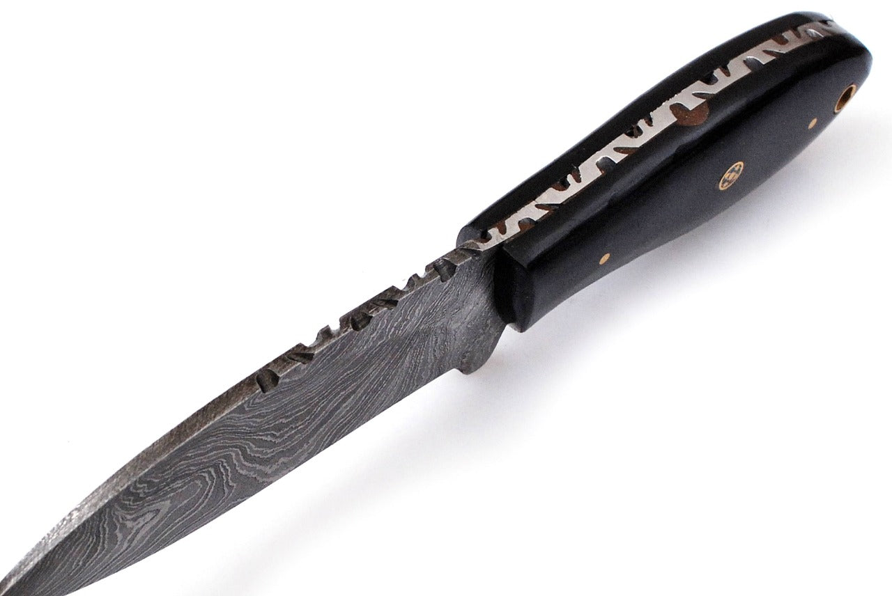 Custom Handmade Forged Damascus Steel Hunting knife Bull Horn Handle Come With Genuine Leather Sheath FS118