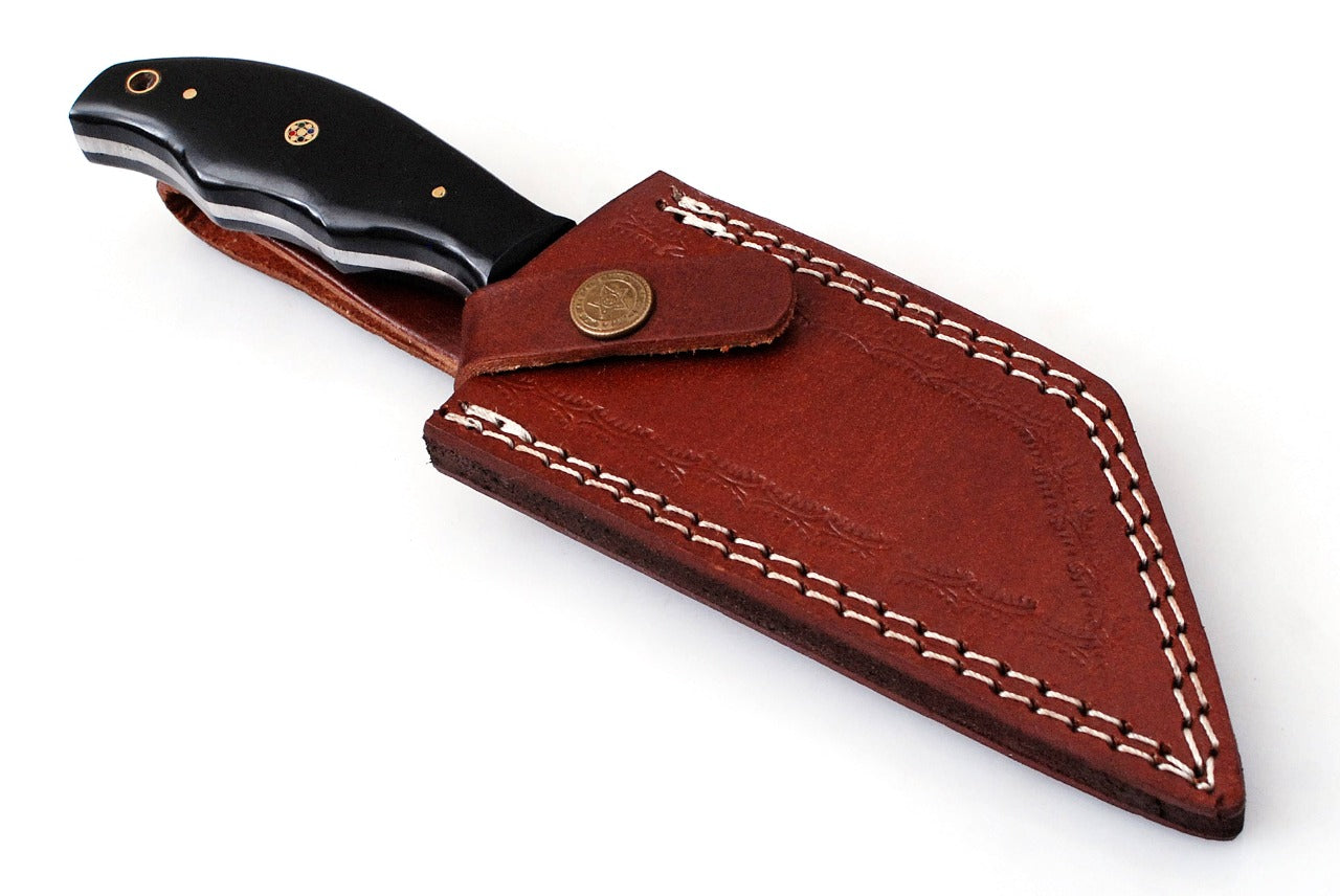 Custom Handmade Forged Damascus Steel Hunting knife Bull Horn Handle Come With Genuine Leather Sheath FS117