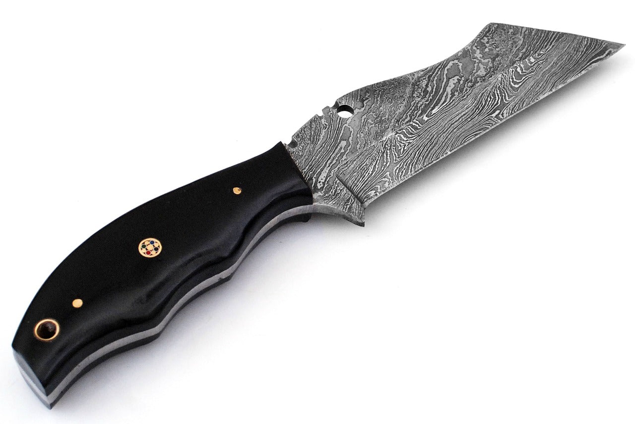 Custom Handmade Forged Damascus Steel Hunting knife Bull Horn Handle Come With Genuine Leather Sheath FS117