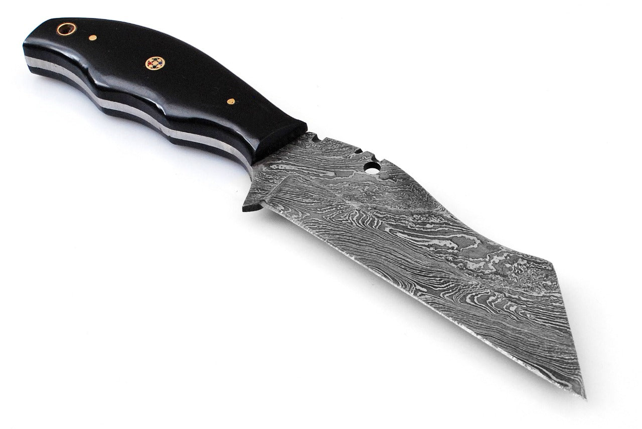 Custom Handmade Forged Damascus Steel Hunting knife Bull Horn Handle Come With Genuine Leather Sheath FS117