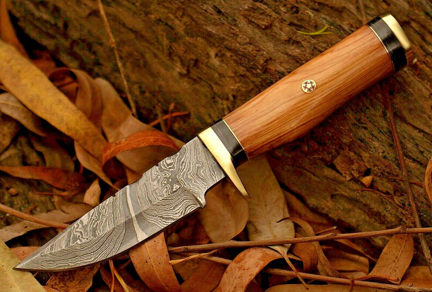Custom Hand Forged Damascus Steel Hunting  Skinner Knife With Olive Wood  & Brass Guard Handle 22