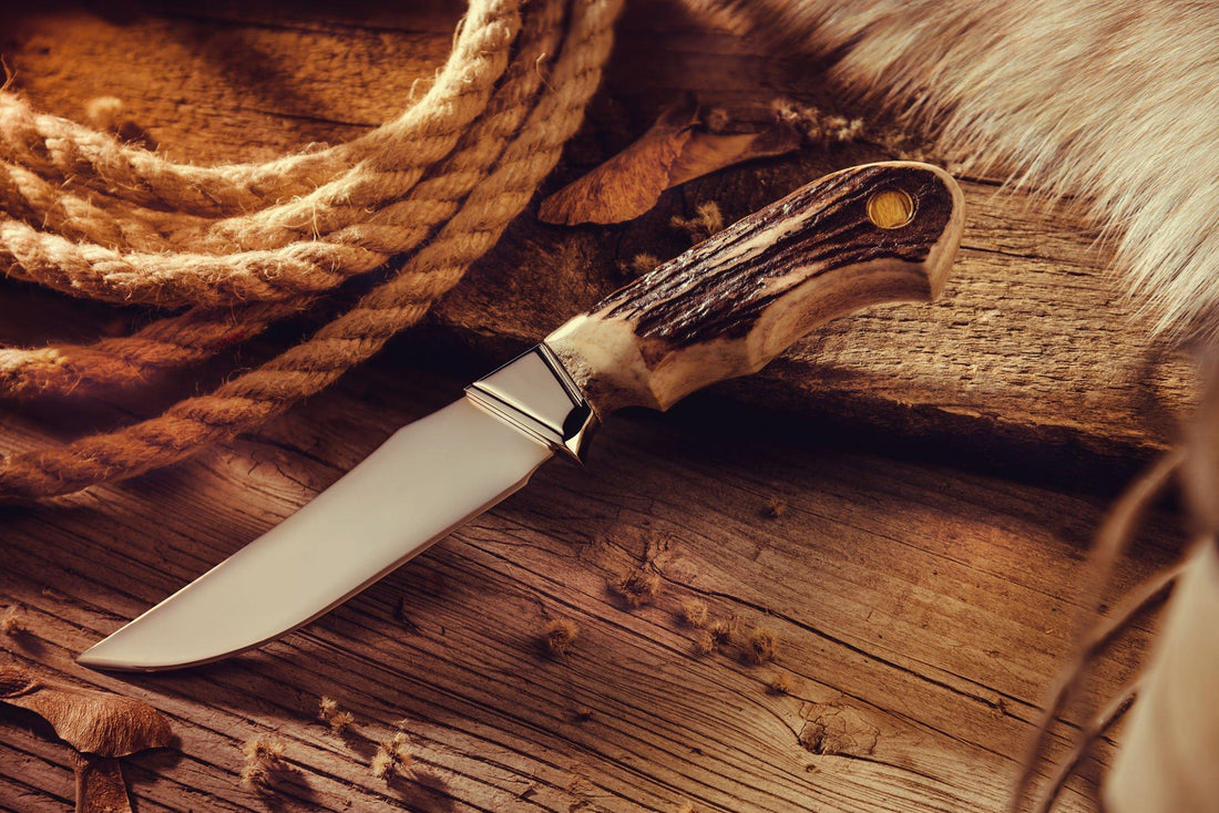 How to choose hunting knife for beginner ?