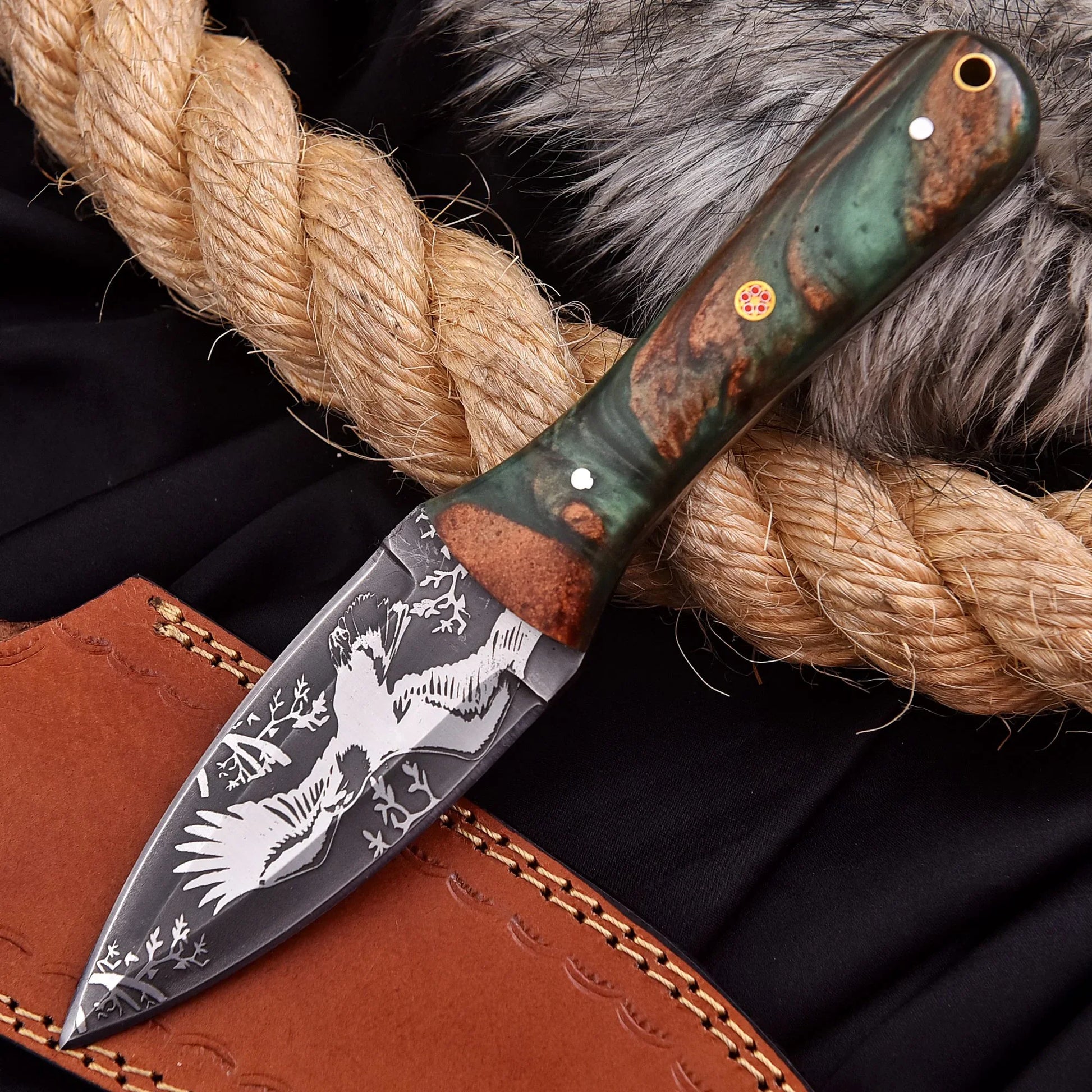 Hand-forged carbon steel collectible with woodland resin handle – American Eagle gift piece