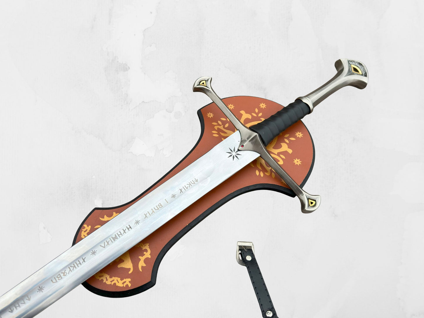 Anduril Narsil Sword of King – Lord of The Rings Swords Scabbard and Wall Ploug Included.