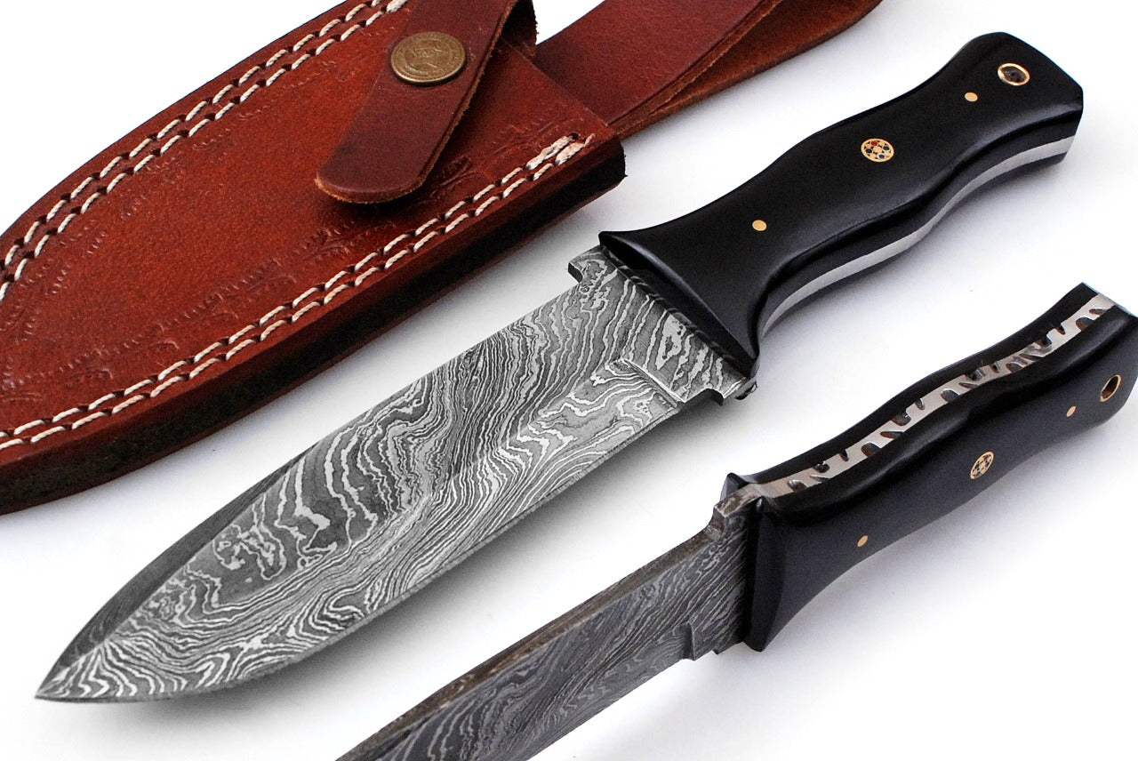 Custom Handmade Forged Damascus Steel Hunting Fixblade knife Bull Horn Handle Come With Genuine Leather Sheath FS119