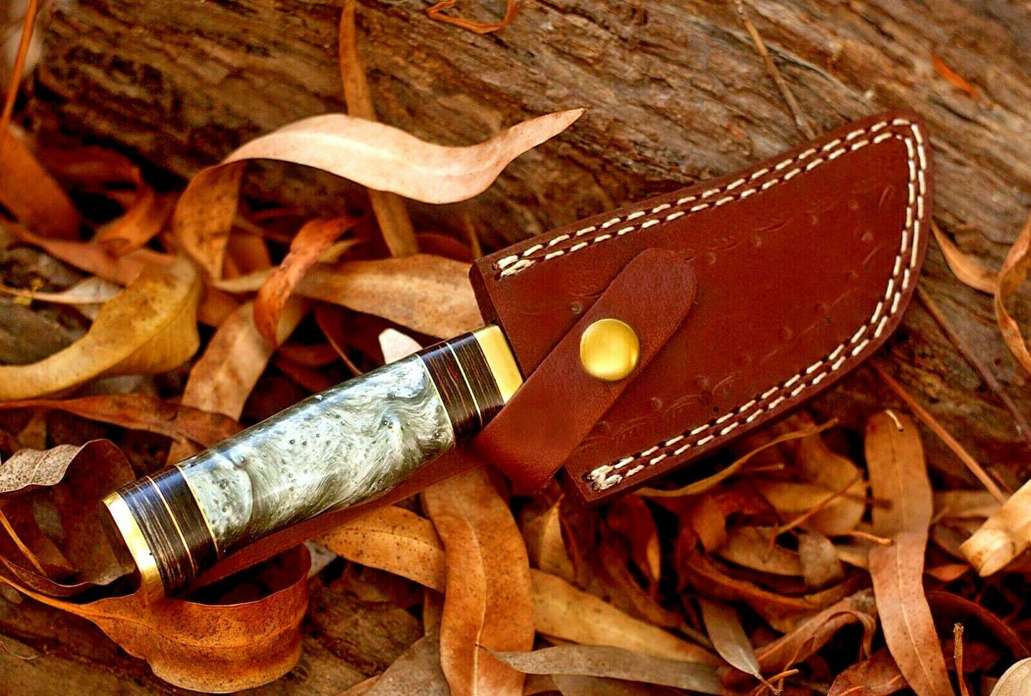 Custom Hand Forged Damascus Steel Hunting  Skinner Knife With Resin & Brass Guard Handle 15